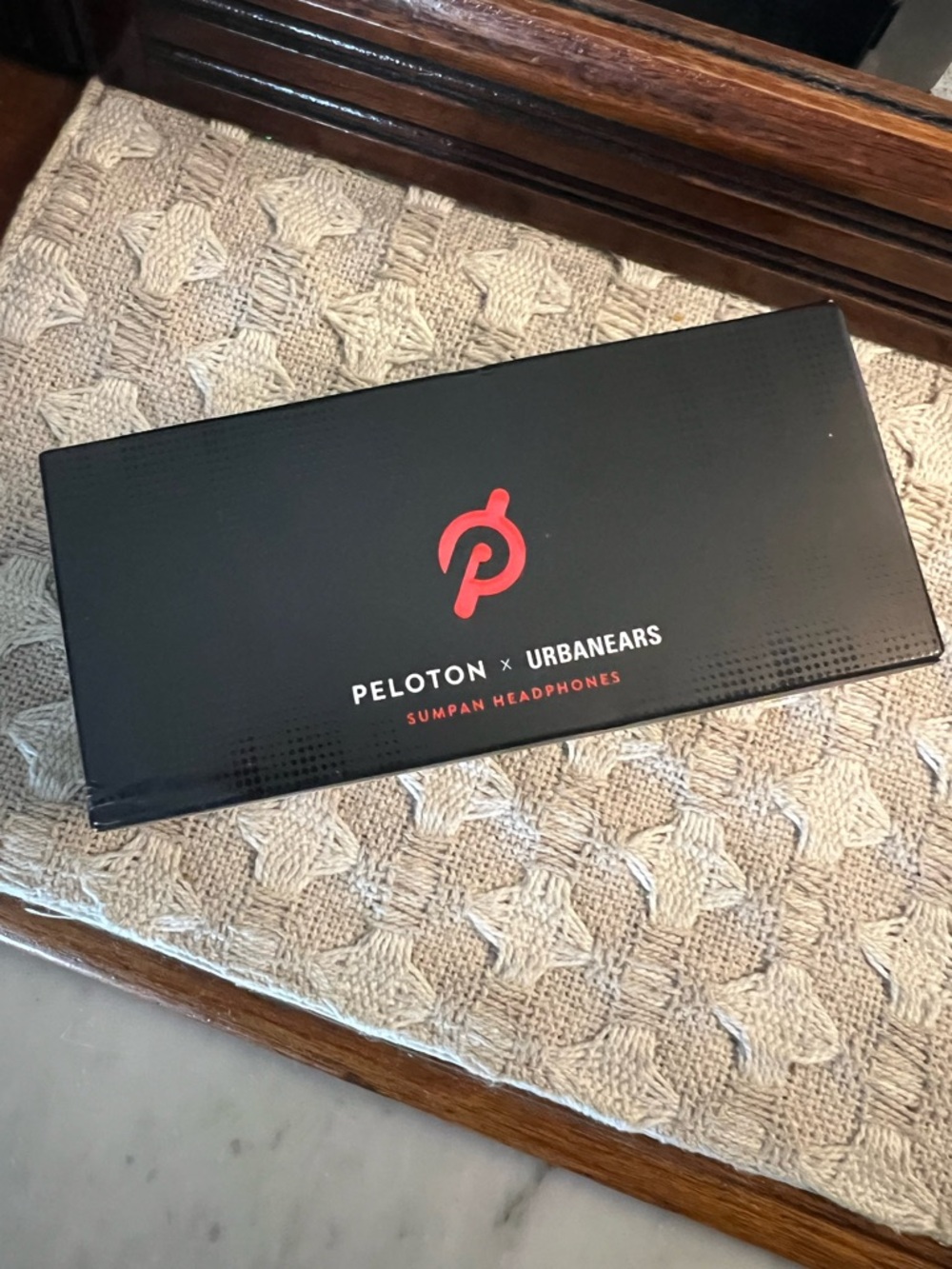 PELOTON X‎ Urbanears Sumpan Headphones 6-Ft Cord Microphone Earbud Covers *NIB*